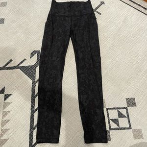 lululemon Align High-Rise Pant with Pockets 25"
Hideaway Camo Deep Coal Multi